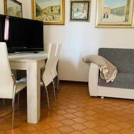 Enzo's House * Lucca