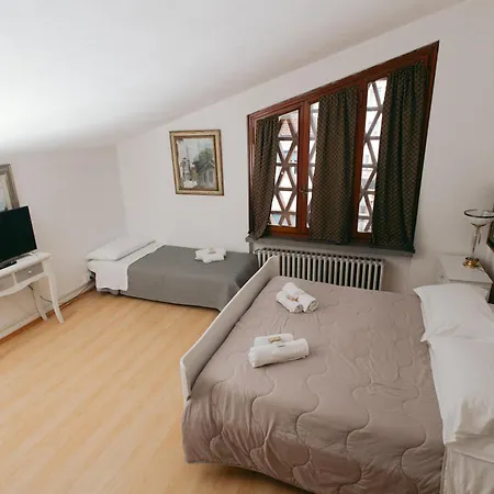 Enzo's House * Lucca
