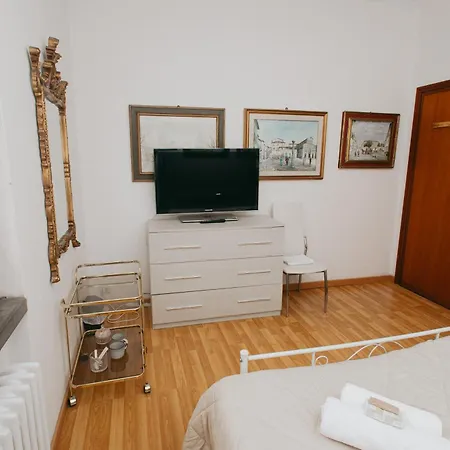 Enzo's House Guest house